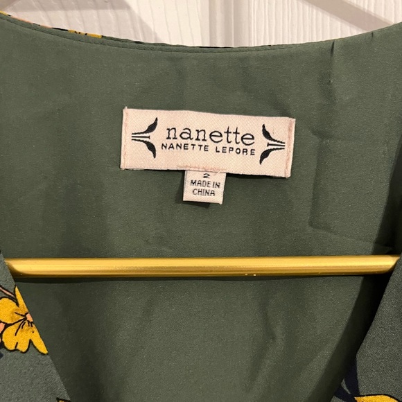 Nanette Lepore dress Size 2 floral pattern and ruffle bottom - Picture 7 of 8